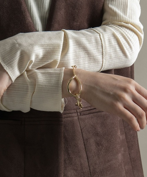 SMELLY（スメリー）の「ツイストメタルチェーンコンビブレスレット（ブレスレット・レディース・ゴールド・-）」の2枚目の写真