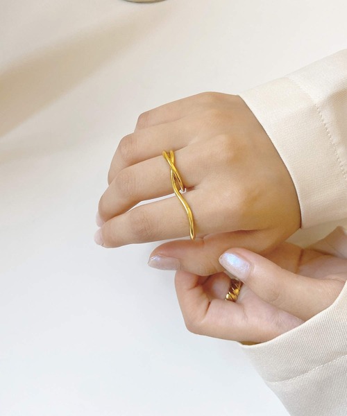 shopnikoniko（ショップニコニコ）の「ダブルフィンガー リング 指輪 ゴールド ニュアンス うねうね ウェーブ 二本指（リング・レディース・ゴールド・フリー）」の8枚目の写真
