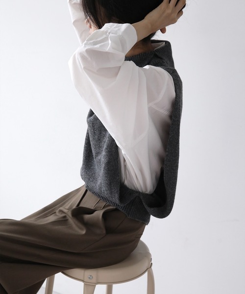 UNE MANSION（ユヌマンション）の「タートルネックニットベスト（ベスト・レディース・ブラック/グレー/アイボリー/チャコール・FREE）」の22枚目の写真