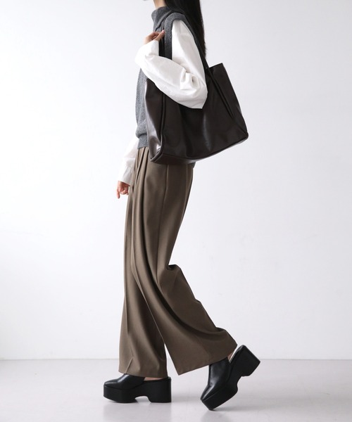 UNE MANSION（ユヌマンション）の「タートルネックニットベスト（ベスト・レディース・ブラック/グレー/アイボリー/チャコール・FREE）」の21枚目の写真