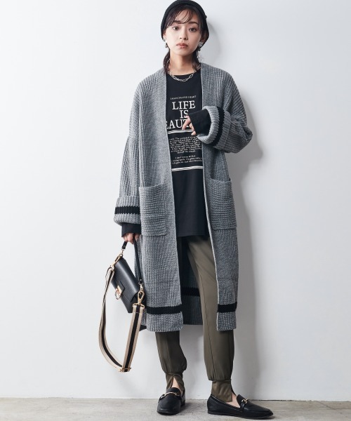CHIC STYLE(シックスタイル)の「<大きいサイズ>配色ラインロングカーディガン シックスタイル(カーディガン/ボレロ・レディース・グレー/モカ・5L/8L/6L/4L/3L/LL/L)」の12枚目の写真