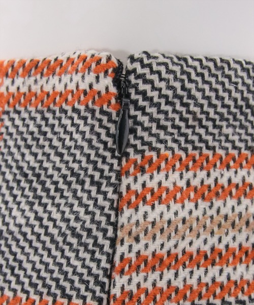 clear（クリア）の「六枚ハギチェック柄フレアスカート（スカート・レディース・オレンジ/ブラック・S/M）」の8枚目の写真