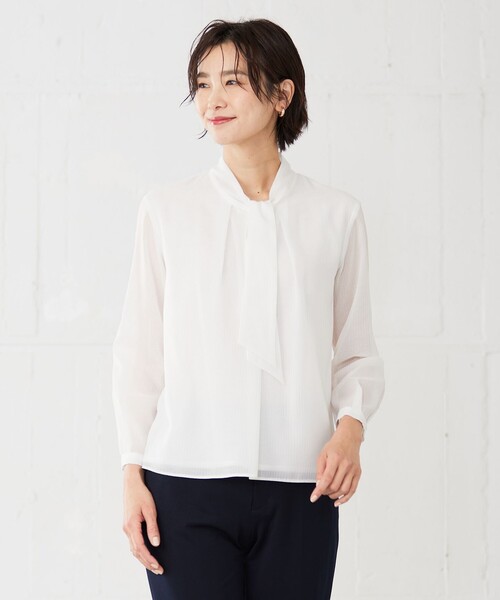J.PRESS(ジェイプレス)の「カチオンストライプ ボウタイ カットソー(Tシャツ/カットソー・レディース・ピンク系1/ふじ色系/ネイビー系1/ホワイト系・MEDIUM/LARGE)」の2枚目の写真