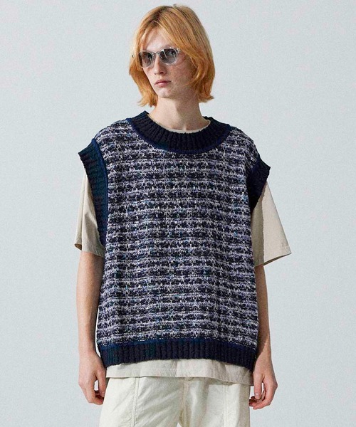 Iroquois（イロコイ）の「IROQUOIS イロコイ / TUCK TWEED VS タックツイードベスト / 277100（ベスト・メンズ・ブラック/ネイビー/ホワイト・2/1/3）」の3枚目の写真