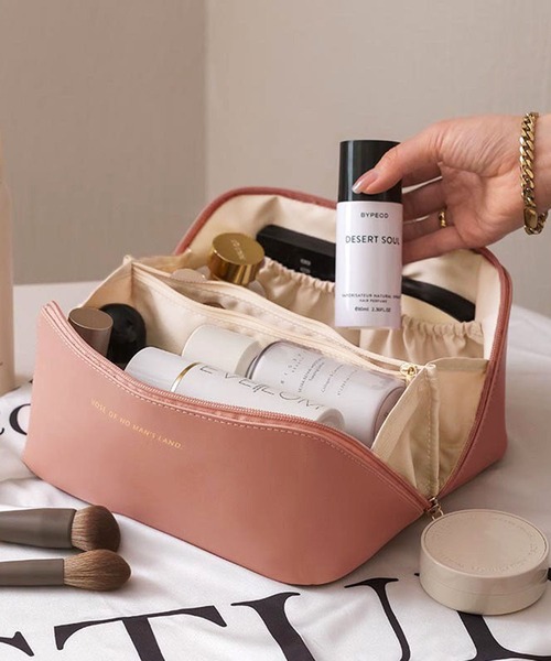 EPICKS（エピックス）の「ロゴ入り大容量コスメポーチ トラベルポーチ（ポーチ・レディース・アイボリー/ピンク/ブラウン/ブラック・F）」の14枚目の写真