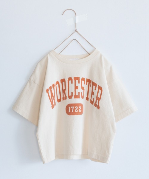 LOWRYS FARM（ローリーズファーム）の「カコウカレッジロゴＴシャツ　191945（Tシャツ/カットソー・キッズ・チャコールグレー/グレー/アイボリー・110cm/120cm/130cm/140cm/150cm）」の2枚目の写真