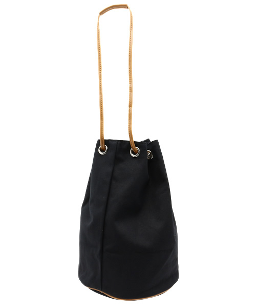 Kastane（カスタネ）の「【Kastane】巾着ショルダーBag（ショルダーバッグ・レディース・グリーン/ブラック/アイボリー・FREE）」の5枚目の写真