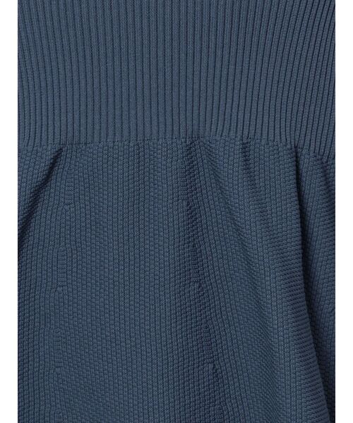 LAGUNAMOON(ラグナムーン)の「ペプラムフォルムニットプルオーバー(ニット/セーター・レディース・ブラック/ベージュ/ブルー・FREE)」の14枚目の写真