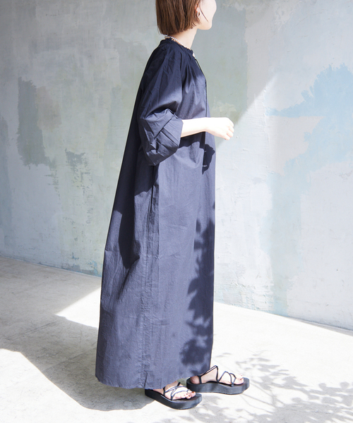 SLOBE IENA ポンディシェリ スキッパーワンピース ブルー SLOBE IENA（スローブイエナ）の「【Pondichery/ポンディシェリ
