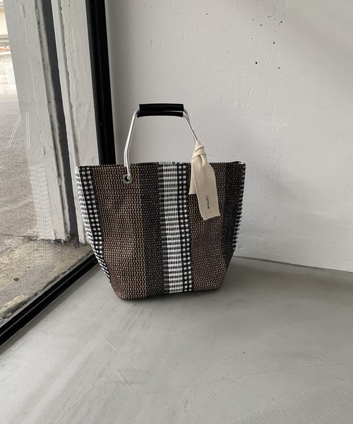 LEPSIM(レプシィム)の「カラフルシートBAG 188041(トートバッグ・レディース・イエロー系その他/ブルー系その他/ブラック系その他・ONE SIZE)」の2枚目の写真