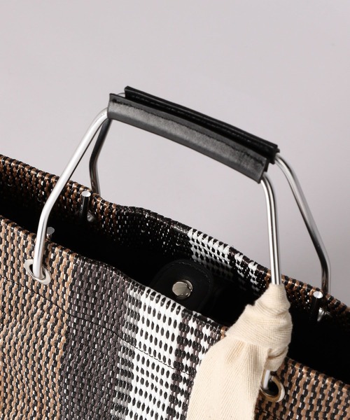 LEPSIM(レプシィム)の「カラフルシートBAG 188041(トートバッグ・レディース・イエロー系その他/ブルー系その他/ブラック系その他・ONE SIZE)」の8枚目の写真