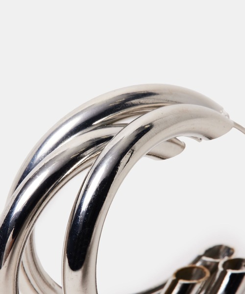 FOREVER 21（フォーエバー トゥエンティーワン）の「トリプルフープピアス（ピアス（両耳用）・レディース・シルバー/ゴールド・FREE）」の6枚目の写真