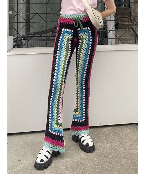 jouetie(ジュエティ)の「クロシェフレアパンツ【セットアップ対応】(その他パンツ・レディース・ブラック/イエロー・MEDIUM)」の1枚目の写真