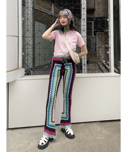 jouetie(ジュエティ)の「クロシェフレアパンツ【セットアップ対応】(その他パンツ・レディース・ブラック/イエロー・MEDIUM)」の3枚目の写真