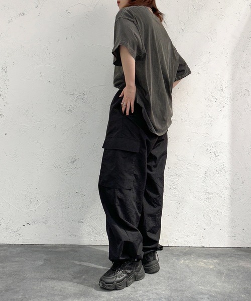 apres jour mignon（アプレジュールミニョン）の「ナイロンカーゴパンツ【ZOZOTOWN限定アイテム】（カーゴパンツ・レディース・ブラック/ブルー/アイボリー/ミント・SMALL/MEDIUM/X-LARGE）」の11枚目の写真
