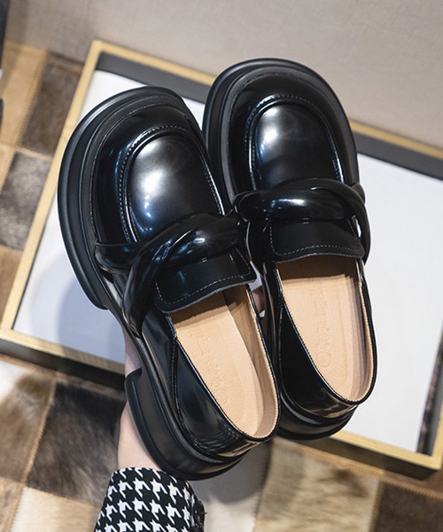 Futier land（フューティアランド）の「2way厚底パフローファー（ローファー・レディース・ブラック・36/37/38/39/40）」の2枚目の写真