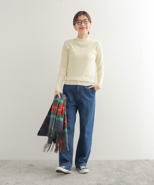 URBAN RESEARCH DOORS(アーバンリサーチドアーズ)の「ハイネックリブニット(ニット/セーター・レディース・マスタード/ブラック/アイボリー/モカ・MEDIUM)」の13枚目の写真