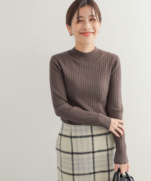 URBAN RESEARCH DOORS(アーバンリサーチドアーズ)の「ハイネックリブニット(ニット/セーター・レディース・マスタード/ブラック/アイボリー/モカ・MEDIUM)」の17枚目の写真