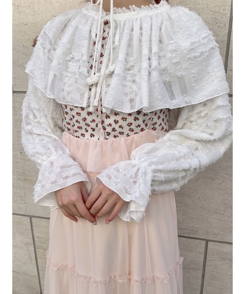 merry jenny（メリージェニー）の「fluffyフリルカラースリーブ（シャツ/ブラウス・レディース・オフホワイト/ブラック・FREE）」の2枚目の写真