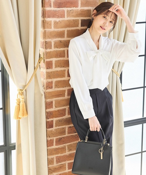 Honeys(ハニーズ)の「ボウタイブラウス(シャツ/ブラウス・レディース・ホワイト×グレー/グレー系その他/ホワイト/ホワイト×ピンク/ブラック/グレイッシュベージュ・3L/LL/L/S/M)」の8枚目の写真