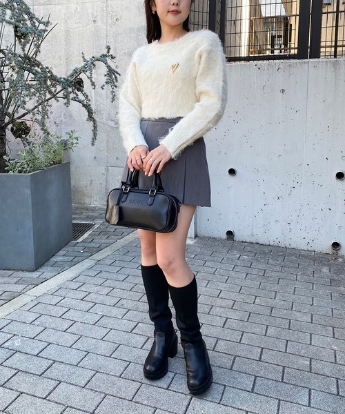 Chico（チコ）の「ブローチ付シャギー短丈ニット（ニット/セーター