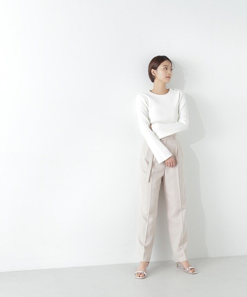 NATURAL BEAUTY BASIC（ナチュラルビューティーベーシック）の「◇＜ハトメニットシリーズ＞フレアスリーブプルオーバー（ニット/セーター・レディース・ベージュ/ネイビー/オフホワイト・FREE）」の15枚目の写真