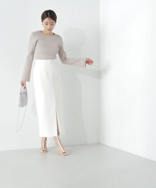 NATURAL BEAUTY BASIC（ナチュラルビューティーベーシック）の「◇＜ハトメニットシリーズ＞フレアスリーブプルオーバー（ニット/セーター・レディース・ベージュ/ネイビー/オフホワイト・FREE）」の12枚目の写真