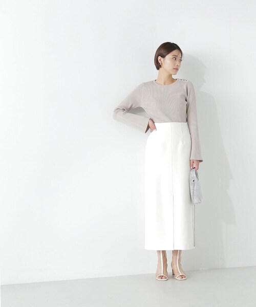 NATURAL BEAUTY BASIC（ナチュラルビューティーベーシック）の「◇＜ハトメニットシリーズ＞フレアスリーブプルオーバー（ニット/セーター・レディース・ベージュ/ネイビー/オフホワイト・FREE）」の9枚目の写真