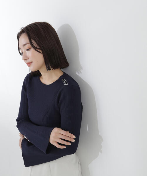 NATURAL BEAUTY BASIC（ナチュラルビューティーベーシック）の「◇＜ハトメニットシリーズ＞フレアスリーブプルオーバー（ニット/セーター・レディース・ベージュ/ネイビー/オフホワイト・FREE）」の20枚目の写真