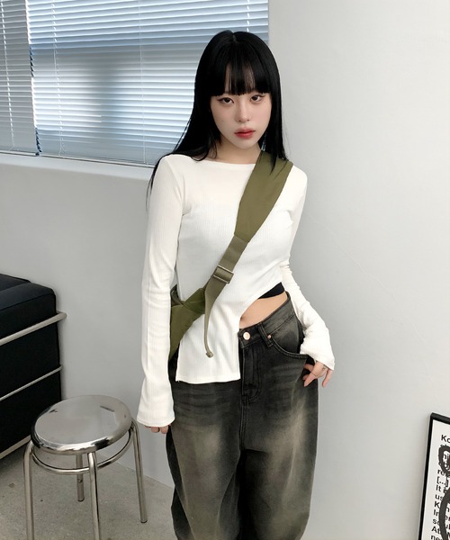 FOLLOWIN（フォロウィン）の「[FLW MADE] [MD PICK] オフショルダーカットアウトリブTシャツ（Tシャツ/カットソー・レディース・バーガンディー/ブラウン/ベージュ/アイボリー/ブラック/チャコールグレー・FREE）」の16枚目の写真