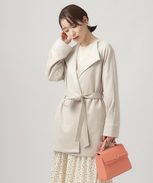 DRESKIP（ドレスキップ）の「◆【さらっと羽織れてきれい見え】デイリーに活躍する スエードポンチ着流しハーフコート（ノーカラーコート・レディース・ベージュ/ブルー/アイボリー・02/03/04）」の15枚目の写真