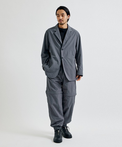 WHITE MOUNTAINEERING（ホワイトマウンテニアリング）の「【White Mountaineering / ホワイトマウンテニアリング】NYLON LAPEL JACKET/ナイロンラペルジャケット【セットアップ対】（テーラードジャケット・メンズ・ブラック/ダークグレー・1/2）」の4枚目の写真