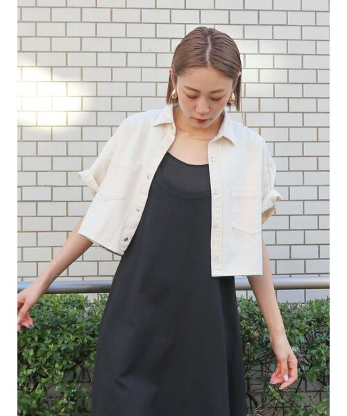 Ungrid（アングリッド）の「デニムハーフスリーブショートシャツ（シャツ/ブラウス・レディース・ブルー/アイボリー・FREE）」の18枚目の写真