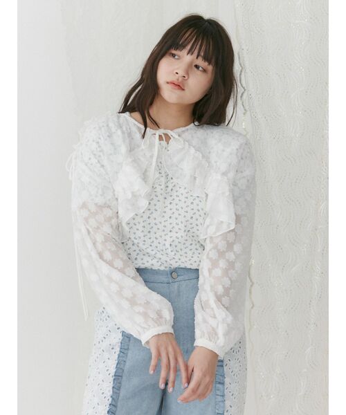 merry jenny（メリージェニー）の「fluffy flowerボレロ（シャツ/ブラウス・レディース・オフホワイト/ブラック/ピンク・FREE）」の4枚目の写真