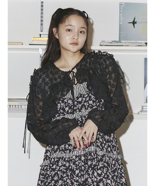 merry jenny（メリージェニー）の「fluffy flowerボレロ（シャツ/ブラウス・レディース・オフホワイト/ブラック/ピンク・FREE）」の22枚目の写真