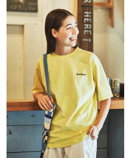 Barbour（バブアー）の「"JAPAN LIMITED" ワンポイント ベーシックロゴTシャツ（オーバーサイズフィット）（Tシャツ/カットソー・メンズ・ピンク/ブルー/イエロー/アイボリー/カーキ/ベージュ/ホワイト/ブラック・SMALL/MEDIUM/LARGE/X-LARGE/X-SMALL）」の10枚目の写真