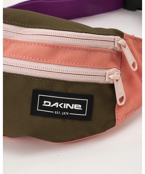 DAKINE（ダカイン）の「DAKINE CLASSIC HIP PACK ショルダーバッグ 【2024年春夏モデル】/ダカインボディバッグ・ウエストポーチ（ボディバッグ/ウエストポーチ・メンズ・ブラウン系その他/イエロー系その他/マルチ/ブラック・FREE）」の14枚目の写真