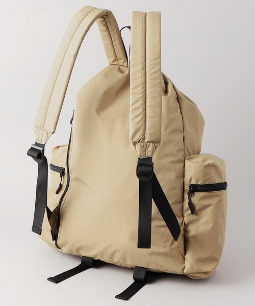 KiU（キウ）の「KiU/キウ PACKABLE DS BACKPACK / パッカブルドローストリングバックパック（バックパック/リュック・メンズ・ベージュ/ブラック・ONE SIZE）」の5枚目の写真