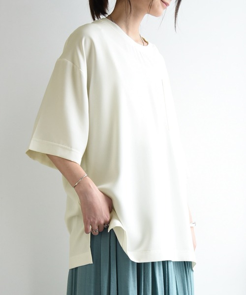 and it_(アンドイット)の「防汚加工ユニセックス半袖プルオーバー(Tシャツ/カットソー・レディース・ベージュ/ネイビー/オフホワイト/グレー・M/L/LL)」の2枚目の写真