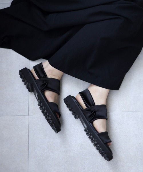 SESTO（セスト）の「ストレッチサテン軽量厚底サンダル（サンダル・レディース・ブラック/アイボリー/カーキ/ゴールド/ブラック系その他/アイボリー系/シルバー・S/M/L/LL/3L/SS/4L/5L）」の9枚目の写真