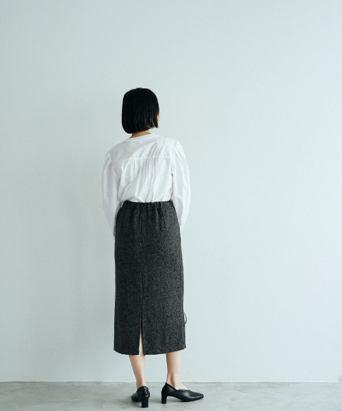 marjour（マージュール）の「KASURI TWEED NARROW SKIRT（スカート・レディース・ブラック/グリーン系・M）」の15枚目の写真