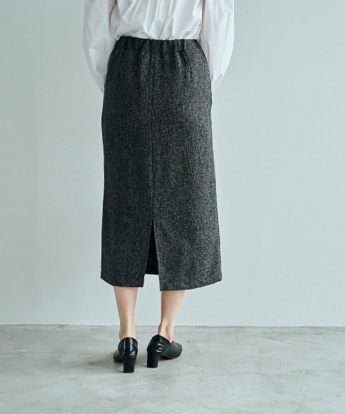 marjour（マージュール）の「KASURI TWEED NARROW SKIRT（スカート・レディース・ブラック/グリーン系・M）」の17枚目の写真