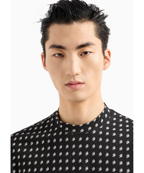EMPORIO ARMANI(エンポリオアルマーニ)の「【エンポリオ アルマーニ】オーバーサイズTシャツ ジャージー製 オールオーバープリントと伸縮素材の裾(Tシャツ/カットソー・メンズ・ブラック・LARGE/MEDIUM/X-LARGE/SMALL/X-SMALL)」の3枚目の写真