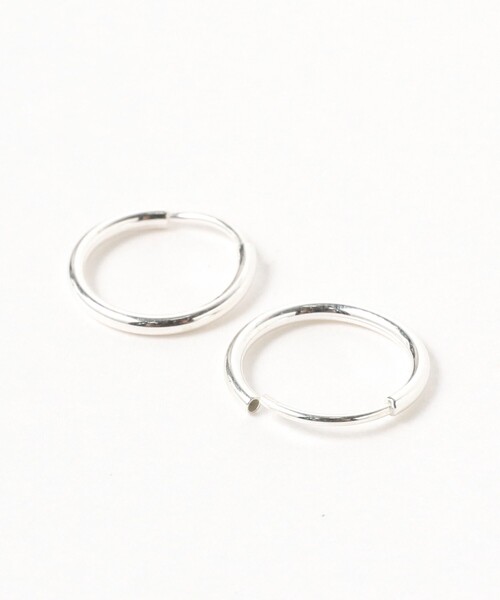 Ray BEAMS（レイビームス）の「シルバー 12mm フープ ピアス（ネックレス・レディース・シルバー・ONE SIZE）」の2枚目の写真