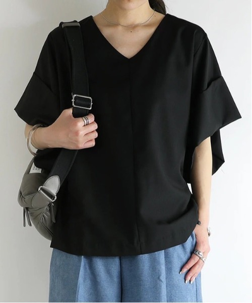 and it_(アンドイット)の「ワイドスリーブVネックトップス(Tシャツ/カットソー・レディース・ブラック/モカ/ホワイト/ライトオリーブ・M-L)」の11枚目の写真