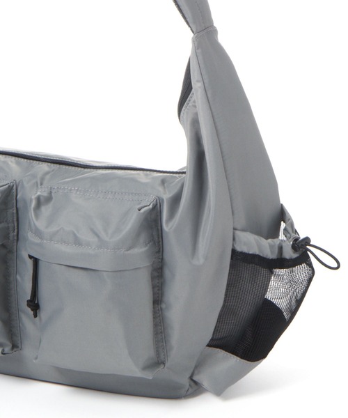 LAKOLE（ラコレ）の「ポケットショルダーバッグ / 118833（ショルダーバッグ・メンズ・グレー/ブラック/カーキ・FREE）」の7枚目の写真
