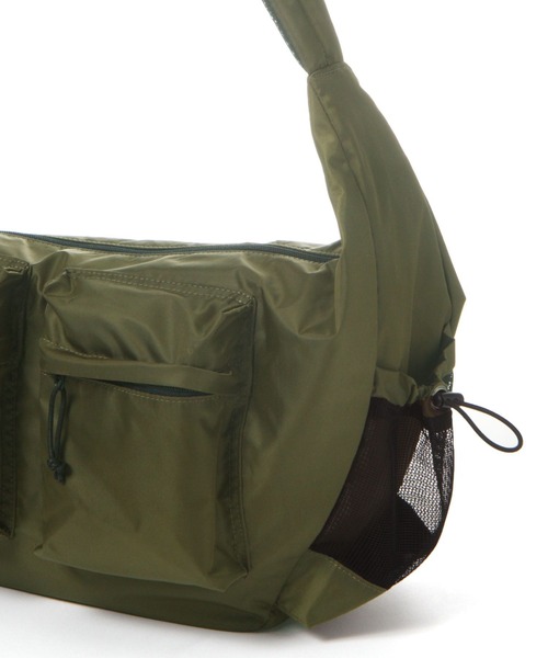 LAKOLE（ラコレ）の「ポケットショルダーバッグ / 118833（ショルダーバッグ・メンズ・グレー/ブラック/カーキ・FREE）」の6枚目の写真