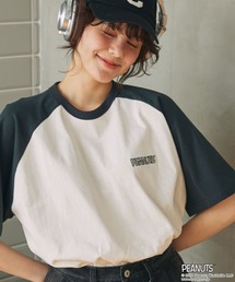 PEANUTS（ピーナッツ）の「【PEANUTS   SNOOPY】別注 ピーナッツ スヌーピー&フレンズ ヴィンテージプリント 半袖Tシャツ（Tシャツ/カットソー）」