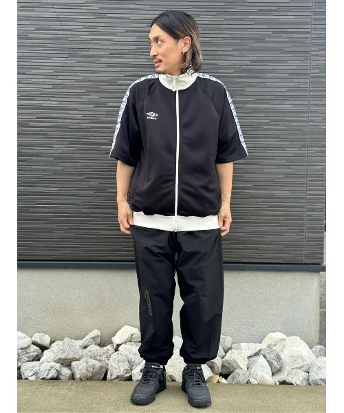 umbro 長袖ジャージ サイズ0 ホワイト/ブラック/ゴールド um7055_3.jpg