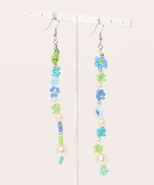 tone(トーン)の「【NAPIKO】お花♡ゆらゆら☆フックピアスビーズ刺繡◇マルチ/ピアス(MA)(ピアス(両耳用)・レディース・マルチ・FREE)」の2枚目の写真